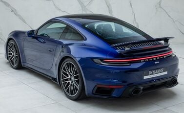 Porsche 911 Turbo (992) 12