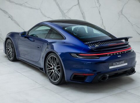 Porsche 911 Turbo (992) 12