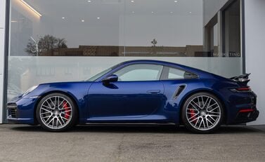 Porsche 911 Turbo (992) 3
