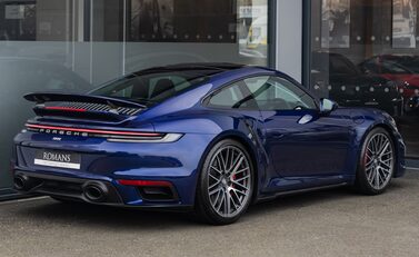 Porsche 911 Turbo (992) 4