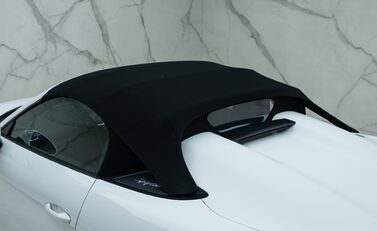 Porsche 718 SPYDER 35