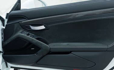 Porsche 718 SPYDER 27