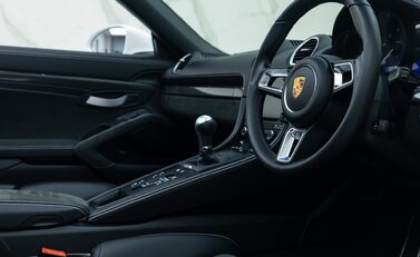 Porsche 718 SPYDER 16