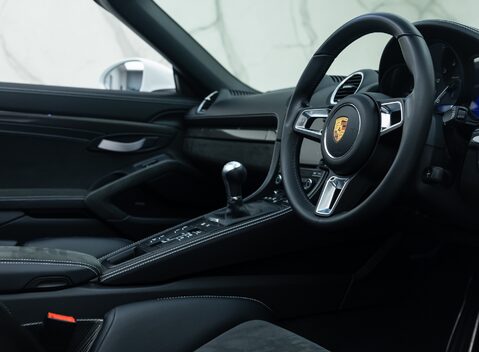 Porsche 718 SPYDER 16