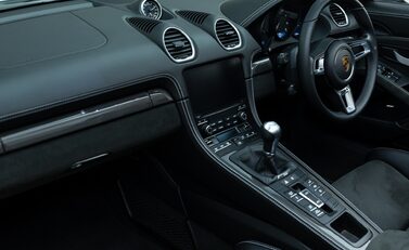 Porsche 718 SPYDER 20