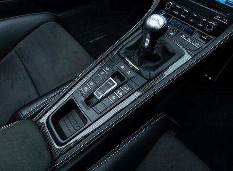 Porsche 718 SPYDER 26