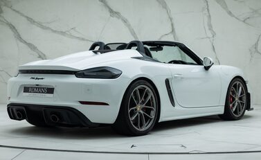Porsche 718 SPYDER 9