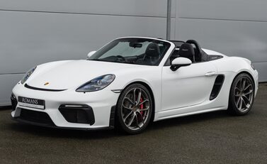 Porsche 718 SPYDER 2