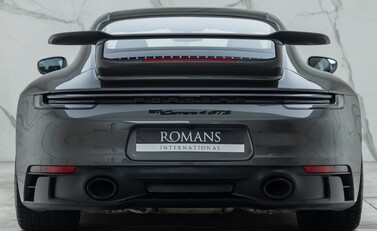 Porsche 911 Carrera 4 GTS (992) 8