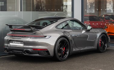 Porsche 911 Carrera 4 GTS (992) 4