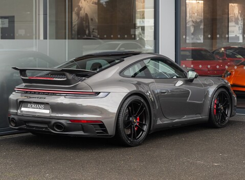 Porsche 911 Carrera 4 GTS (992) 4