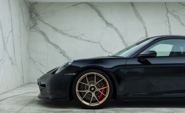 Porsche 911 GT3 TOURING (992) 34