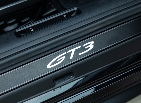 Porsche 911 GT3 TOURING (992) 24