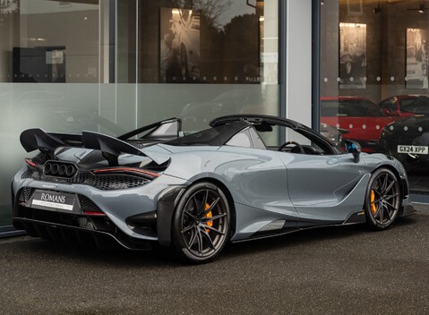 McLaren 765LT Spider 4