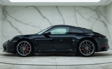 Porsche 911 Carrera 4S (992) 5