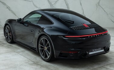 Porsche 911 Carrera 4S (992) 12