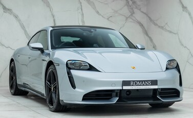 Porsche Taycan TURBO 6