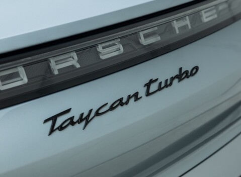 Porsche Taycan TURBO 30