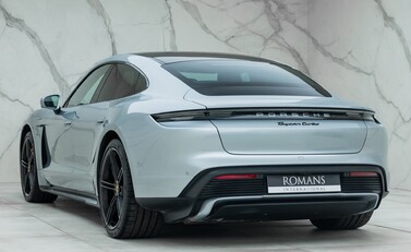 Porsche Taycan TURBO 7