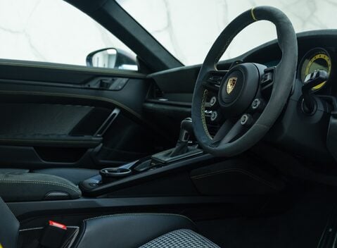 Porsche 911 GT3 RS (992) 13