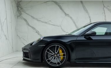 Porsche 911 Turbo S (992) 42