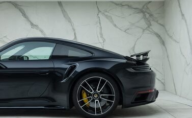 Porsche 911 Turbo S (992) 43