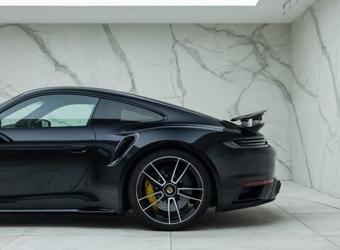 Porsche 911 Turbo S (992) 43