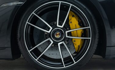 Porsche 911 Turbo S (992) 33