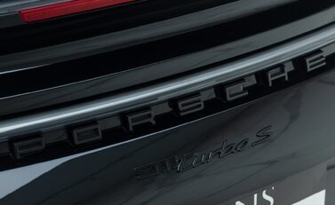 Porsche 911 Turbo S (992) 40