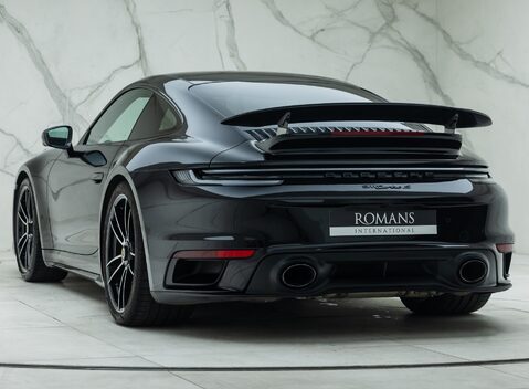 Porsche 911 Turbo S (992) 10