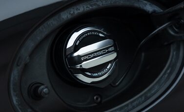 Porsche 911 Turbo S (992) 37