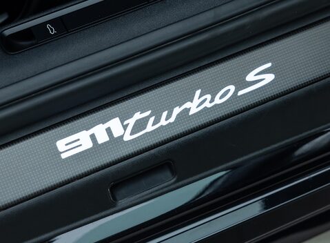 Porsche 911 Turbo S (992) 30