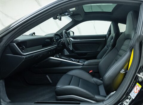 Porsche 911 Turbo S (992) 19