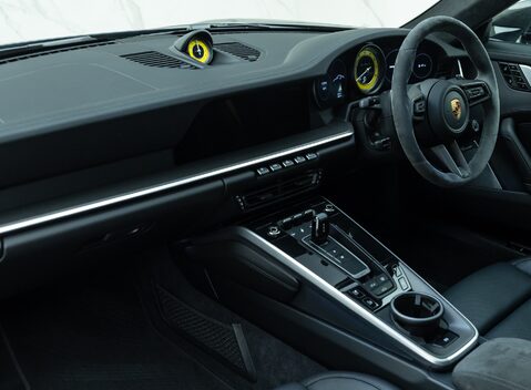 Porsche 911 Turbo S (992) 20