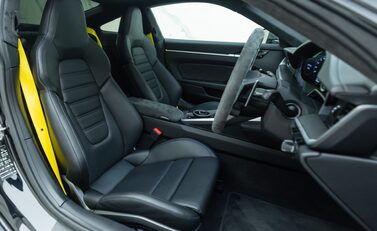 Porsche 911 Turbo S (992) 15