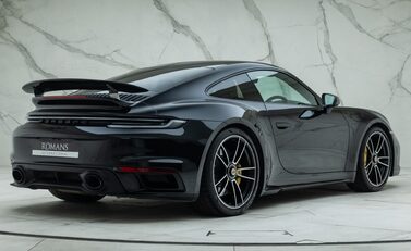 Porsche 911 Turbo S (992) 6