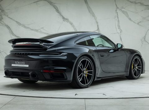 Porsche 911 Turbo S (992) 6