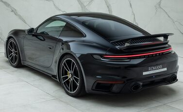 Porsche 911 Turbo S (992) 12