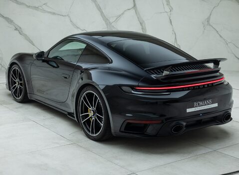 Porsche 911 Turbo S (992) 12