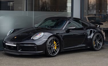 Porsche 911 Turbo S (992) 2