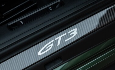 Porsche 911 GT3 TOURING (992) 25
