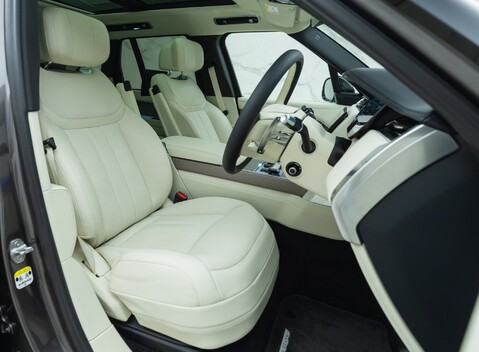 Land Rover Range Rover P530 FIRST EDITION 14