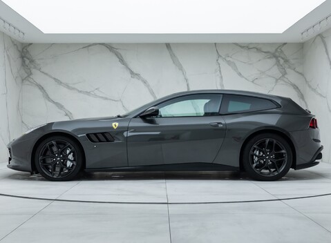 Ferrari GTC4 Lusso T 5