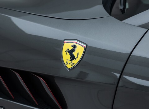 Ferrari GTC4 Lusso T 34
