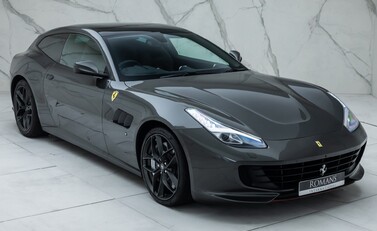 Ferrari GTC4 Lusso T 11