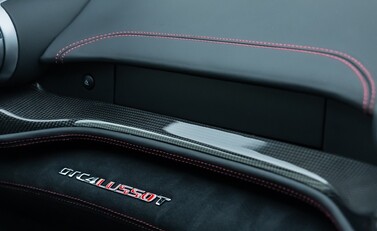 Ferrari GTC4 Lusso T 23