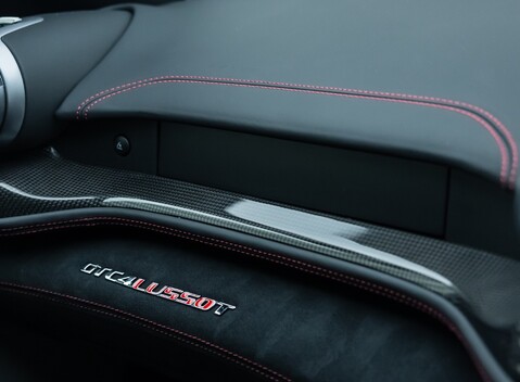 Ferrari GTC4 Lusso T 23