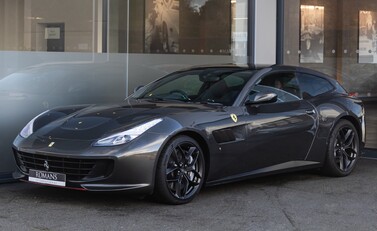 Ferrari GTC4 Lusso T 2