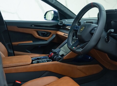 Lamborghini Urus S 13