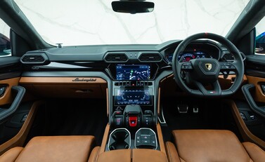 Lamborghini Urus S 21